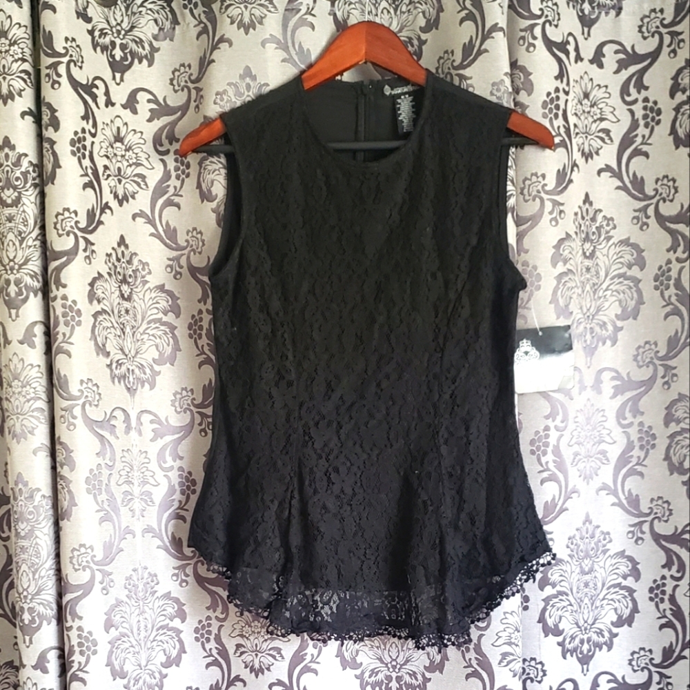 Signature Studio Sleevess Medium Blouse